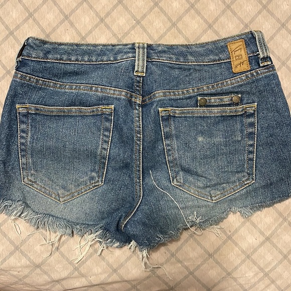 Tommy Hilfiger Jean shorts size 4 - Picture 2 of 6